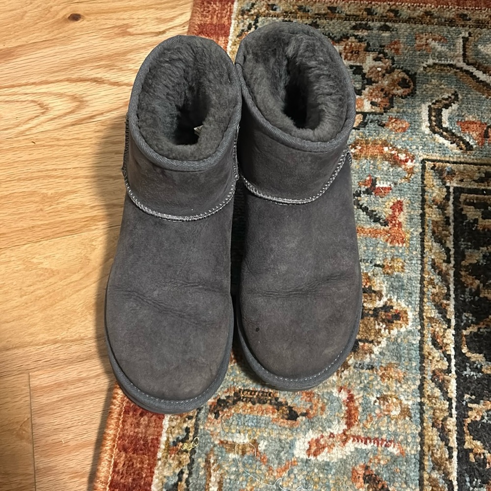 Ugg Classic Mini II Boot in Gray